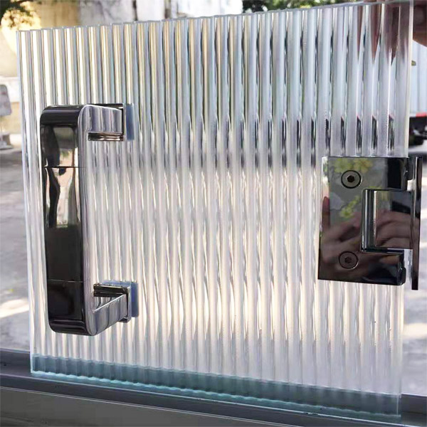 fluted-glass-door