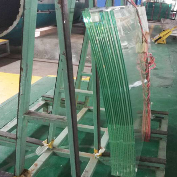 Bend-tempered-laminated-glass