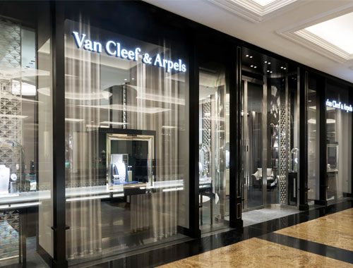 Van-Cleef-&-Arpels-in-Mall-of-Emirates